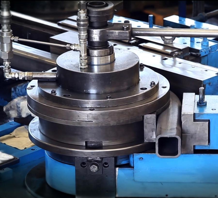 Cintreuse cintrage CNC tube carré Tecnocurve